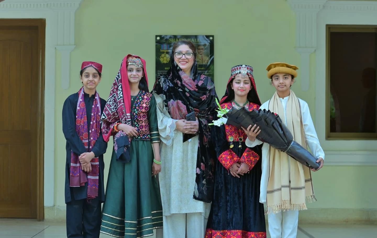 Library hall with students reading